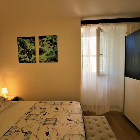 Apartment Ticak
