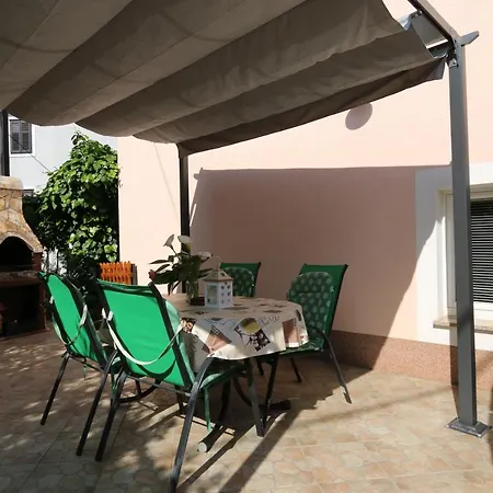 Apartman Ticak *