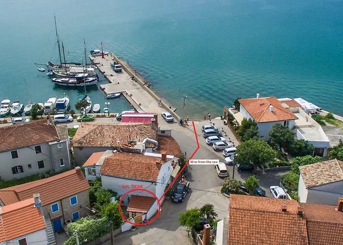 Ticak アパート *